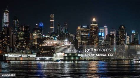 283 New York Cruise Terminal On Manhattan Stock Photos, High-Res ...