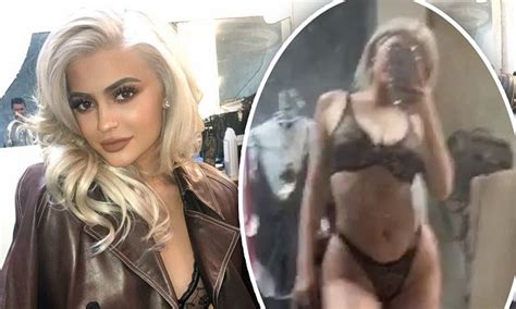 Kylie Jenner Is Not Shy As She Poses In Lingerie For Another Mirror Snapchat Selfie Daily Mail