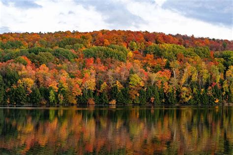 50 Best Places To Visit In The Fall In The US 2024