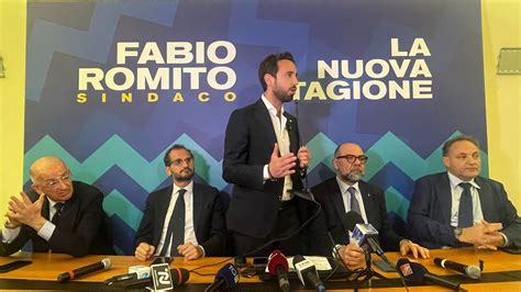 Bari Il Popolo Del Centrodestra Abbraccia Fabio Romito Borderline24