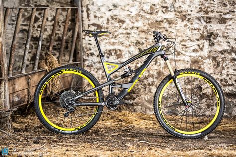 Yt Capra Cf Pro Race Review Enduro Mountainbike Magazine