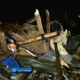 Proteste In L Tzerath Aktivisten Verschanzen Sich In Tunneln