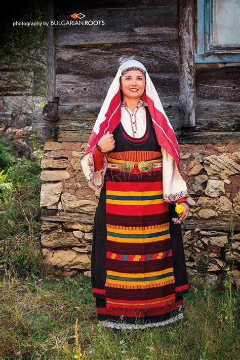 Bulgaria | Traditional outfits, Traditional dresses, Bulgarian clothing