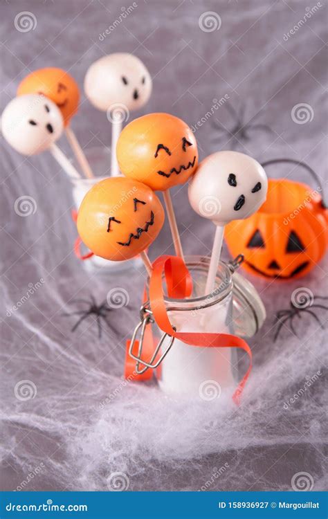 Halloween cake pop stock image. Image of holiday, sweet - 158936927