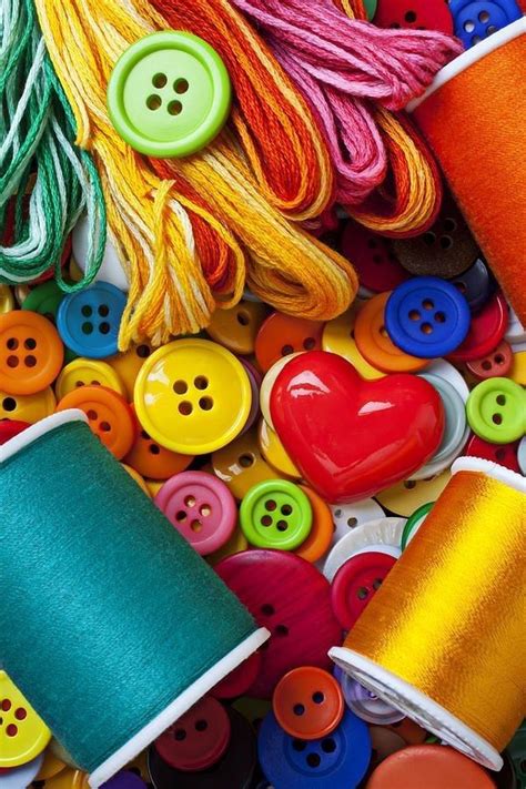 Pin By Rakefet Lerer On Color Rainbow Colors Button Crafts World Of