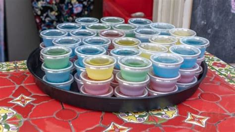 Womans Cool Jell O Shots Hack Levels Up The Party Delishably News