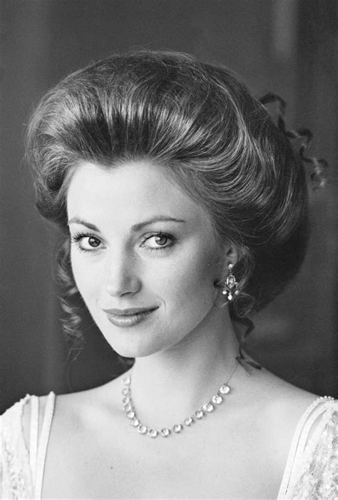 Fotos De Jane Seymour Para O Filme Em Algum Lugar Do Passado Somewhere