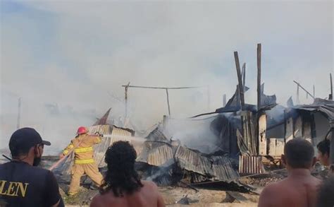 Incendio Destruye Seis Casas