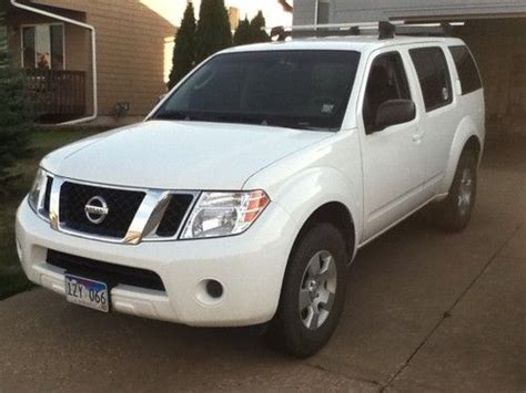 Sell Used 2008 Nissan Pathfinder S Sport Utility 4 Door 4 0L In Sioux