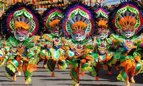 Salubong Ng Masskara Festival Dinagsa