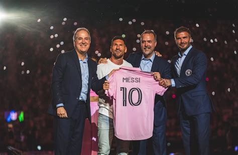 F Tbol Lionel Messi Fue Presentado En El Inter Miami Vengo Con Las