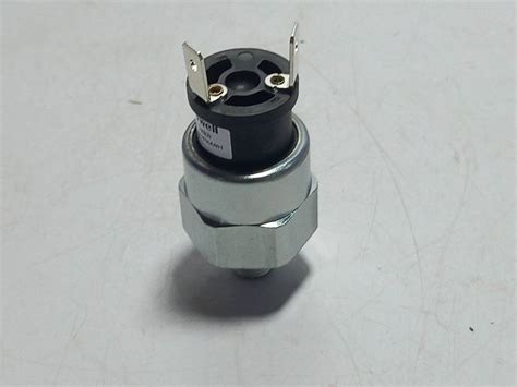 Honeywell Mea Tbpnhaaa Pressure Switch S N Ship Spares