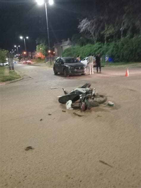 Accidente De Tr Nsito En La Intersecci N De Avenidas Chajar Y San