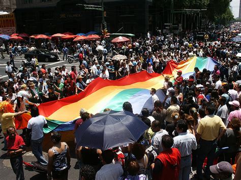 Corte Suprema de Justicia legalizó el matrimonio gay en todo México