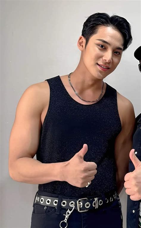 Pin By Meghan B On Celeb Crushes Mingyu Mingyu Seventeen Hot Asian Men