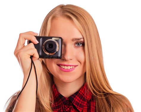 Kvinnlig Fotograf F R Glamour Som Rymmer En Isolerad Kompakt Kamera