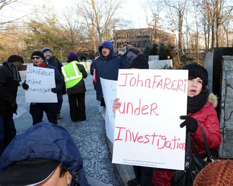 Union workers protest firings by Fareri Associates