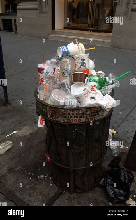 Overflowing Garbage Can New York Hi Res Stock Photography And Images