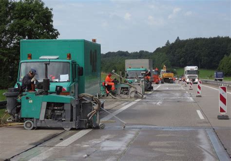 Schneidarbeiten In Beton Und Asphaltdecken Oat