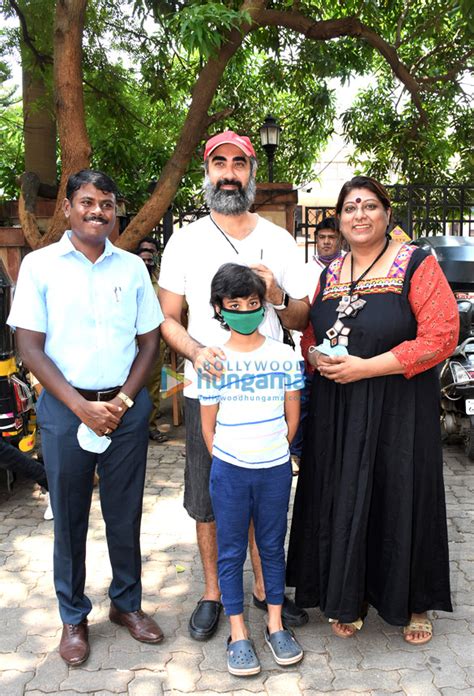 Photos Ranvir Shorey With His Son Haroon Shorey And Singer Saniya