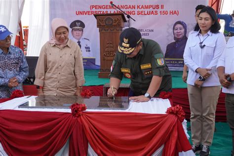 Berkomitmen Tingkatkan Sumber Daya Manusia Berkualitas Gubernur