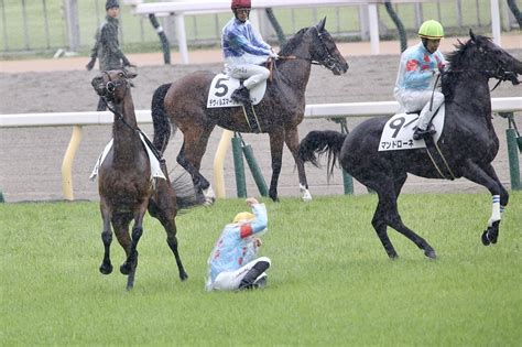 【武史落馬】東京7r マンドローネとダブルスナッチが衝突 横山武史騎手は救急車まで搬送 ダブルスナッチ放馬 まとめダネ！