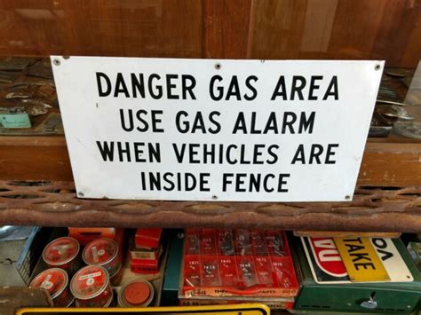 Vintage Porcelain Refinery Danger Gas Area Pipeline Oil Well Lease Sign