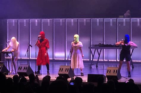 Pussy Riot uma história de luta e profecia de liberdade num concerto arrebatador JPN