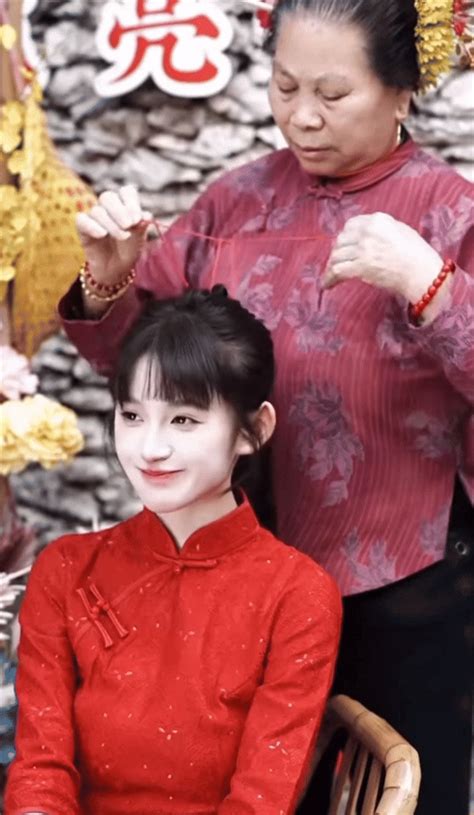 Hot girl viral khắp MXH xứ Trung vì quá giống Trịnh Sảng nụ cười khiến hơn 1 5 triệu người xao
