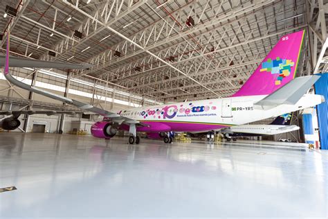 Azul Adesiva A320neo Para Marcar Apoio Ao Outubro Rosa 3 Kiosque Da