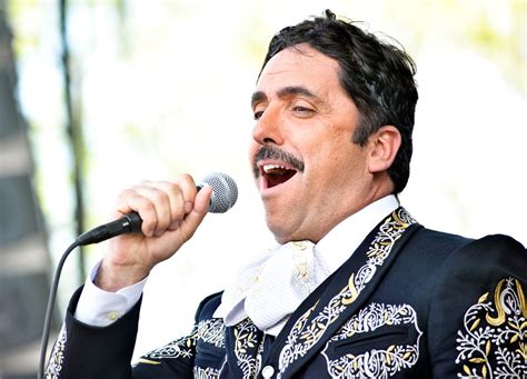 Él es Rafael Jorge Negrete el nieto del legendario Charro Cantor