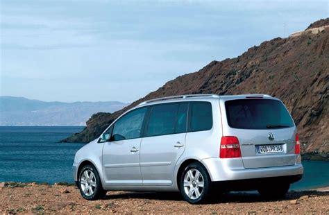 Volkswagen Touran Minivan Mpv 2003 2006 Reviews Technical Data Prices