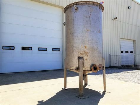 Used 500 GALLON STAINLESS STEEL TANK With Internal Coil Cooper