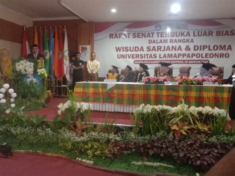 Unipol Soppeng Gelar Rapat Senat Terbuka Luar Biasa Dalam Rangka Wisuda