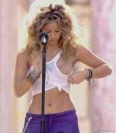 Shakira Nip Slip Tumbex