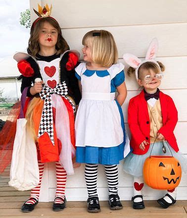 30 Cutest Disney Sibling Costumes for Halloween.