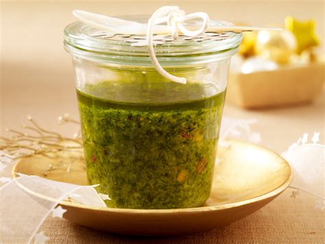 Cremiges Grünkohl Pesto zubereiten und haltbar machen Wunderweib