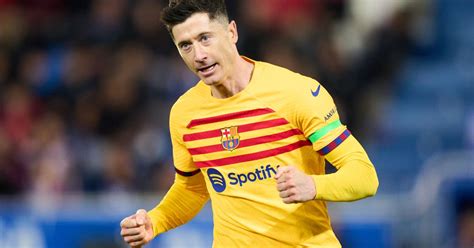 Barcelona Striker Robert Lewandowski Admits Alaves Goal Important For