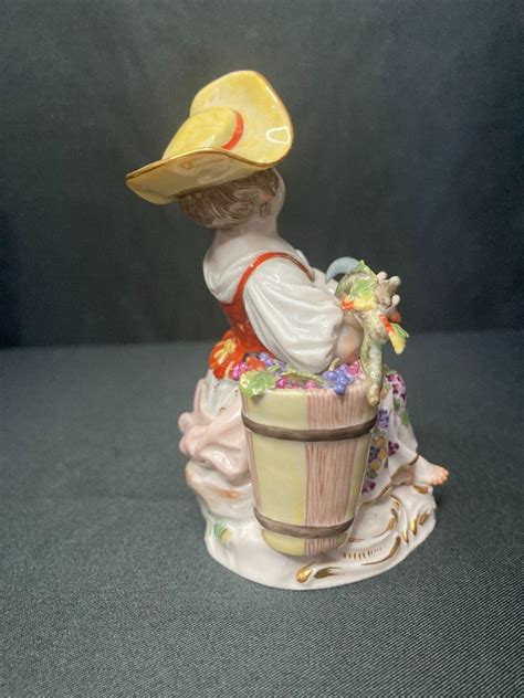 Proantic Objet De Collection Meissen Sujet Porcelaine Fille Aux Raisi