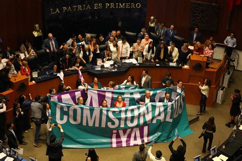 Oposición mantiene tomada la tribuna del Senado por bloqueo de Morena