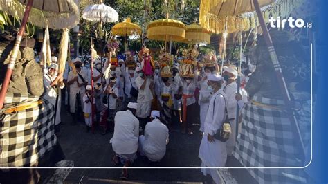 Daftar Hari Raya Umat Hindu Selain Nyepi Galungan Pagerwesi