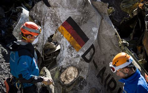 Lufthansa Faces Mounting Challenges As More Details Of Germanwings Crash Emerge The New York Times