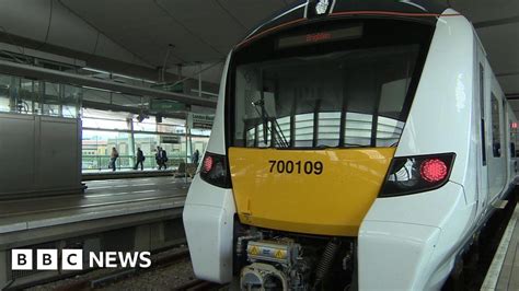 On board London's new Thameslink trains - BBC News