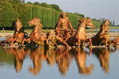 Versailles guided tour with small group & Pick-up from Paris 2025