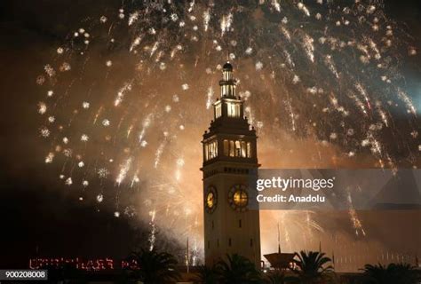 San Francisco Fireworks Photos and Premium High Res Pictures - Getty Images