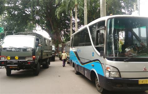 Angkot Bogor Mogok Penumpang Naik Angkutan Bantuan Gratis