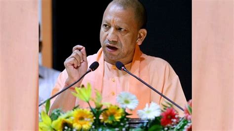 Cm Yogi Adityanath Reviewed The Prepation Of Meri Mati Mera Desh