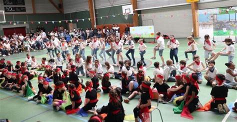 Saint L Ger Sous Cholet Fin Dann E En Dansant L Cole Des Bois