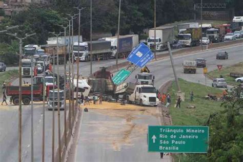 Duas pessoas morrem em acidentes no Anel Rodoviário que está