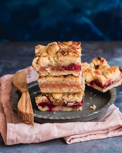 Easy Rhubarb Streusel Cake Seitan Is My Motor